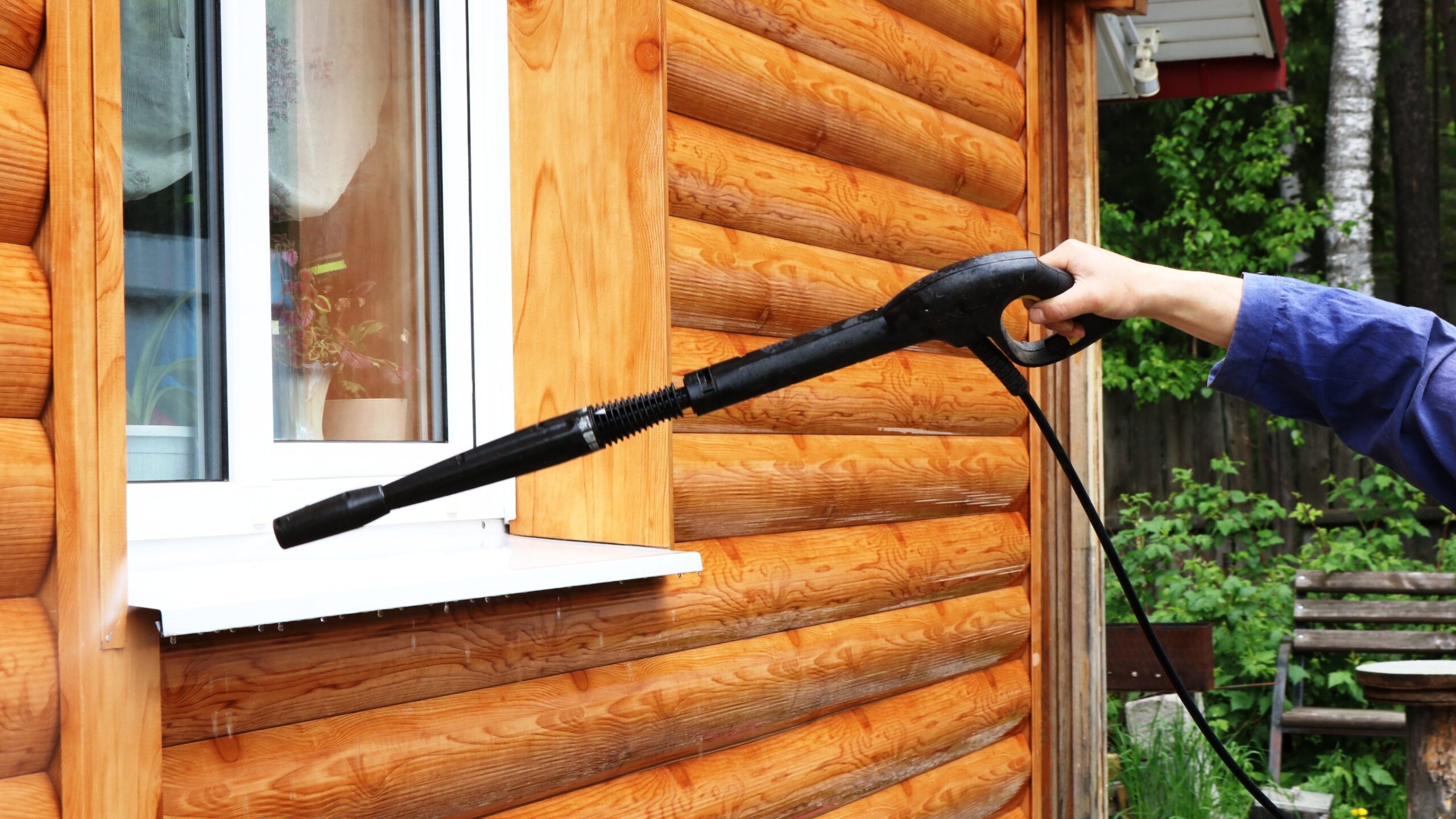 8 Reasons You Need to Wash the House Exterior
